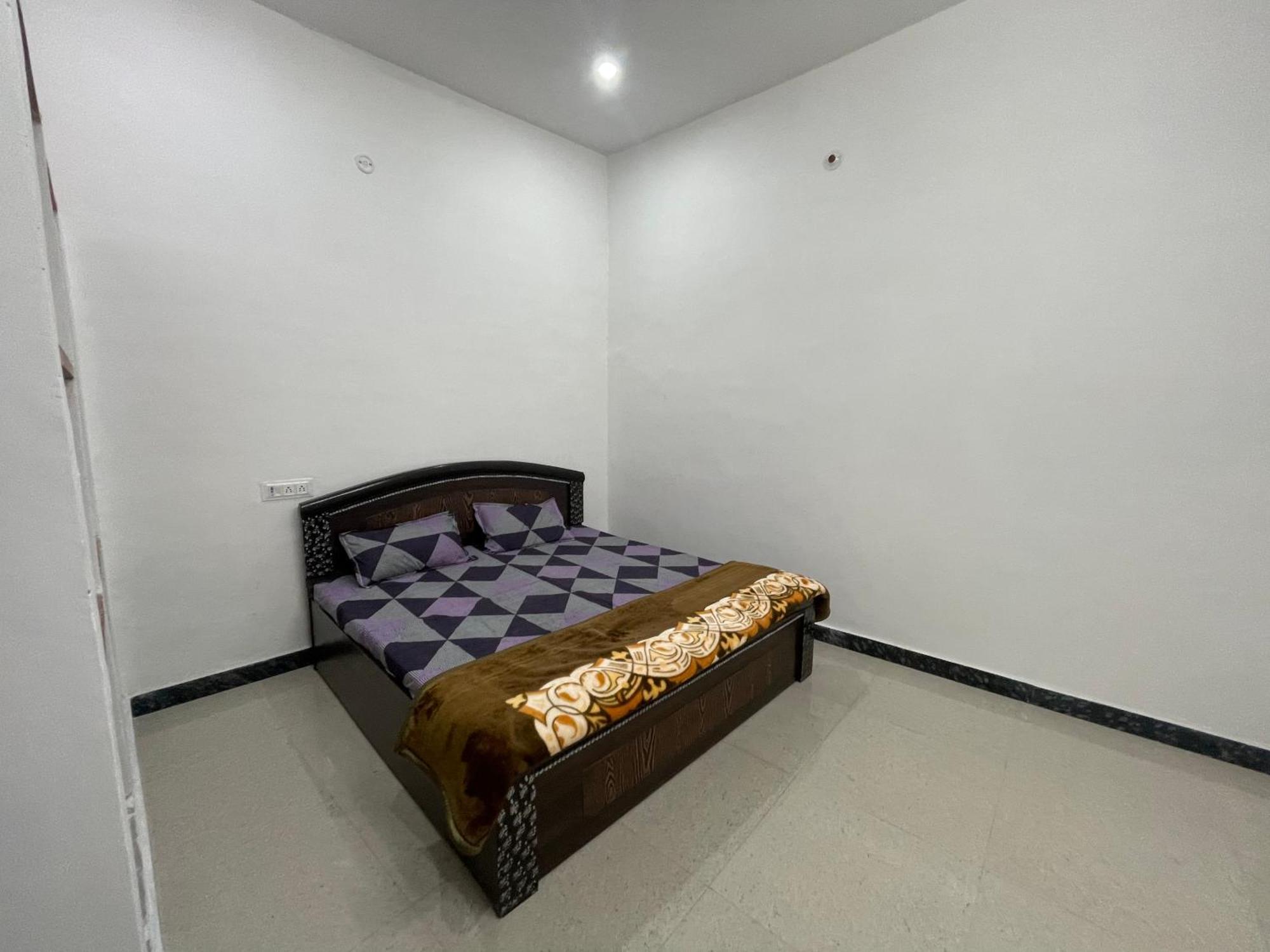 Rukmani Villas Group Of Rukmani Home Stay Матхура Экстерьер фото