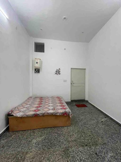 Rukmani Villas Group Of Rukmani Home Stay Матхура Экстерьер фото