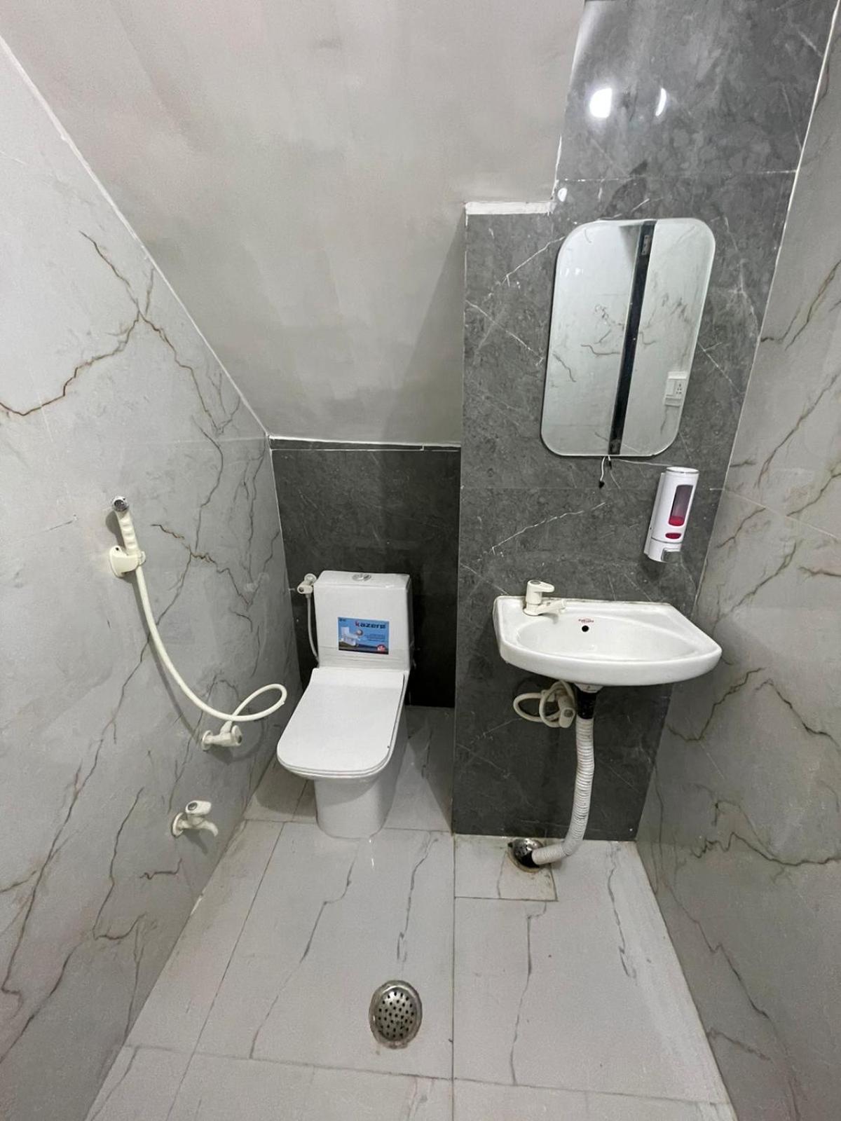 Rukmani Villas Group Of Rukmani Home Stay Матхура Экстерьер фото