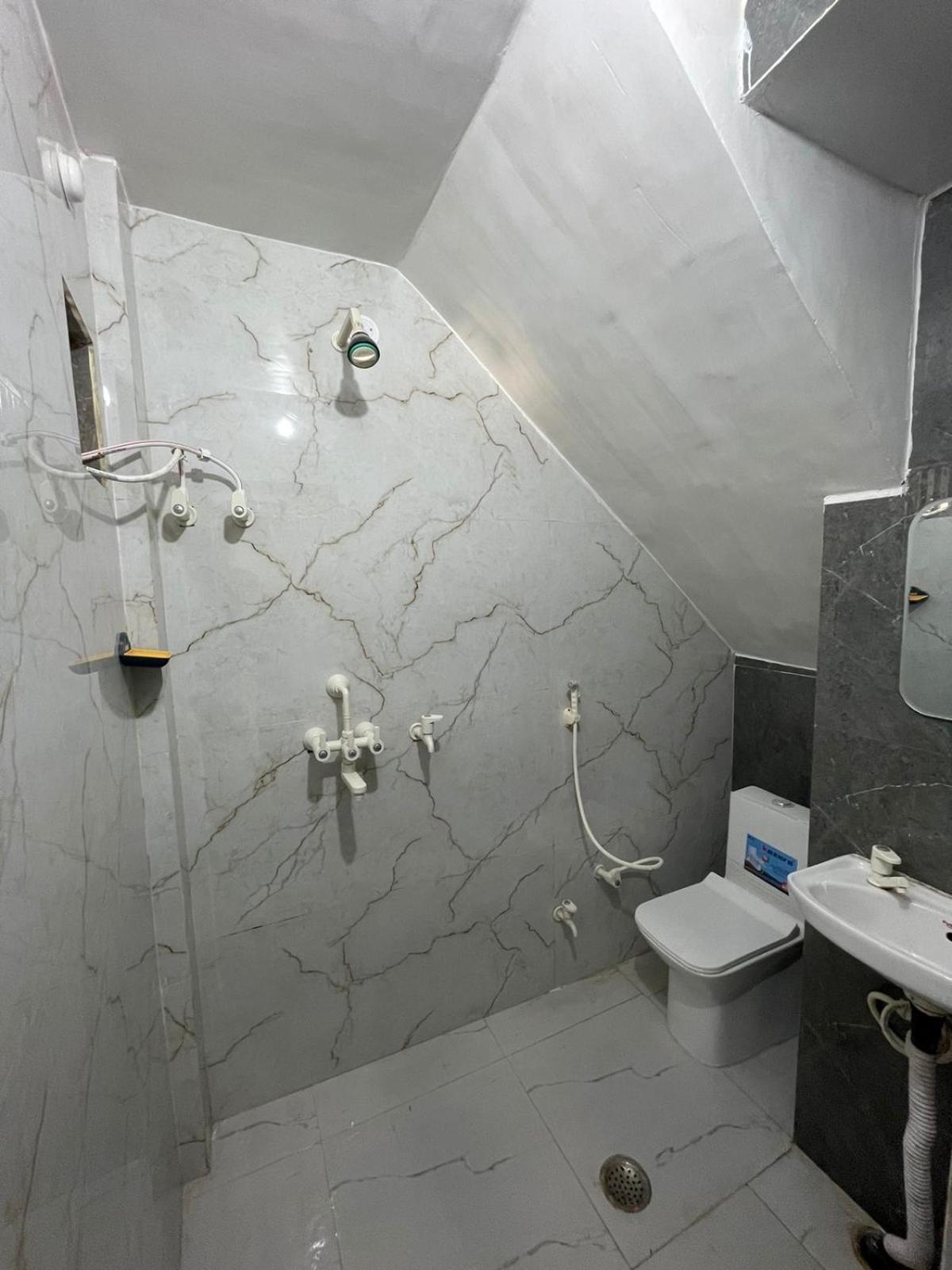 Rukmani Villas Group Of Rukmani Home Stay Матхура Экстерьер фото